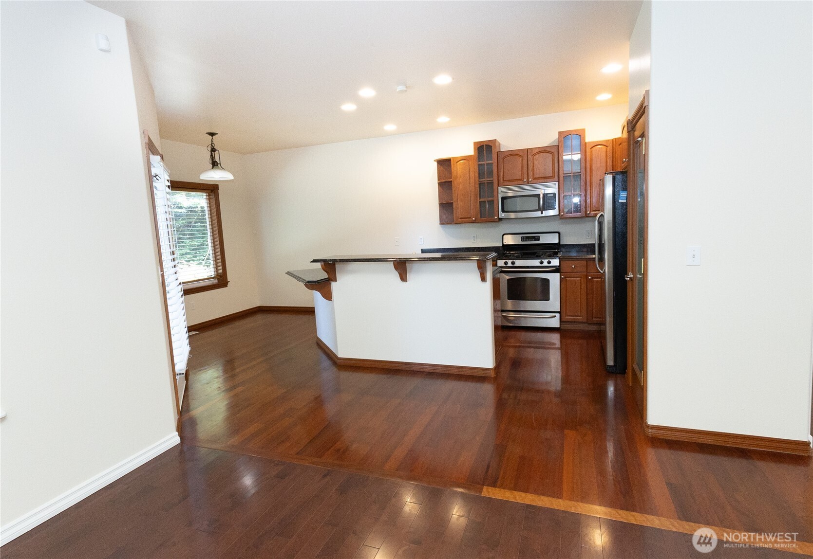 11816 SE 240th Place , Kent, WA 98030