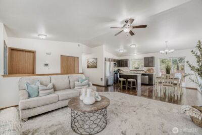 22121 129th Street E, Bonney Lake, WA 98391 - Photo 3