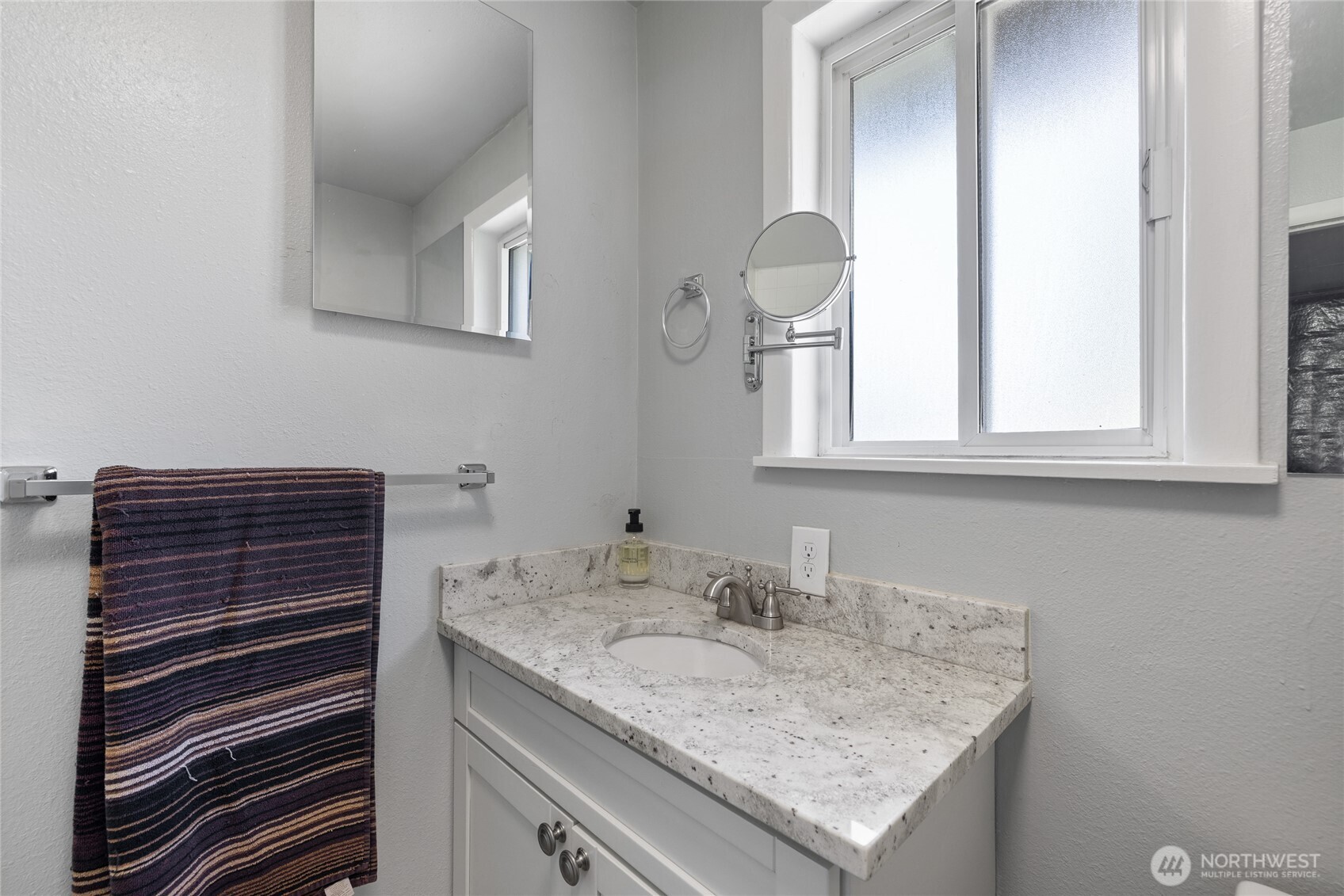 123 115th Street E, Tacoma, WA 98445