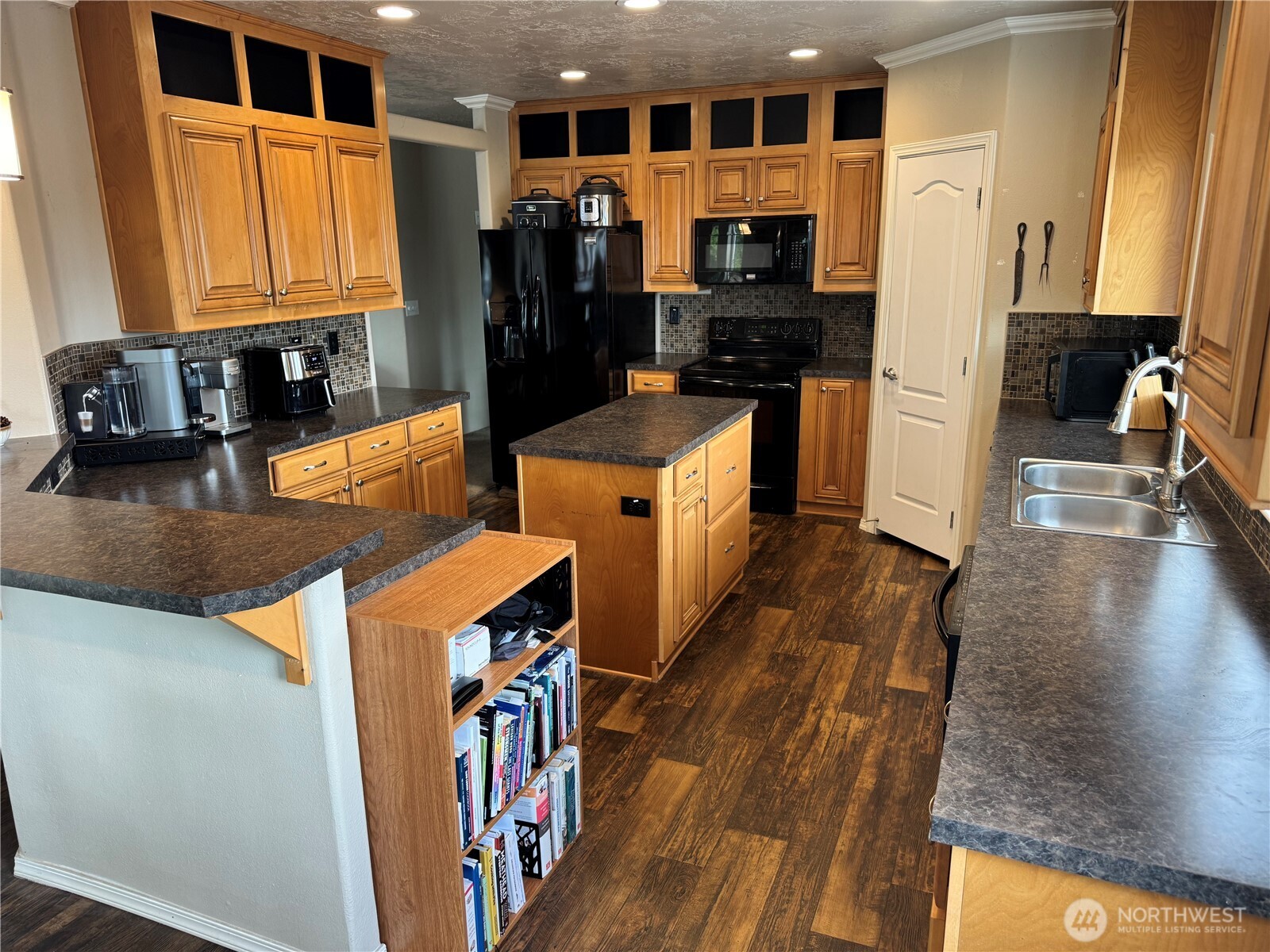 31 Hood Place , Brinnon, WA 98320-9717