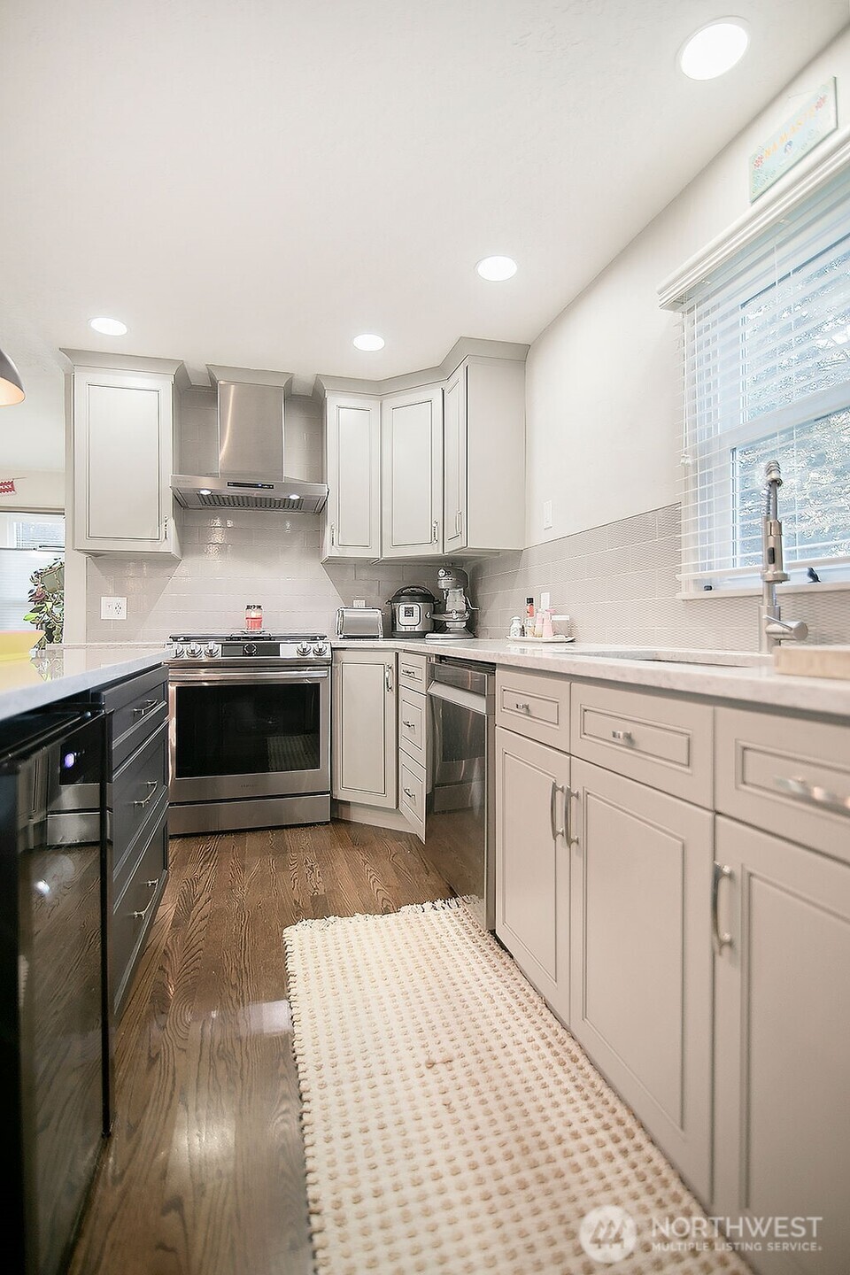 571 26th Avenue , Longview, WA 98632