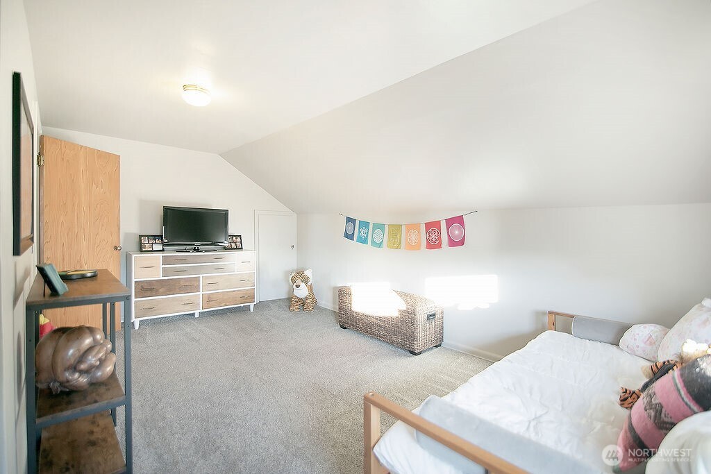 571 26th Avenue , Longview, WA 98632
