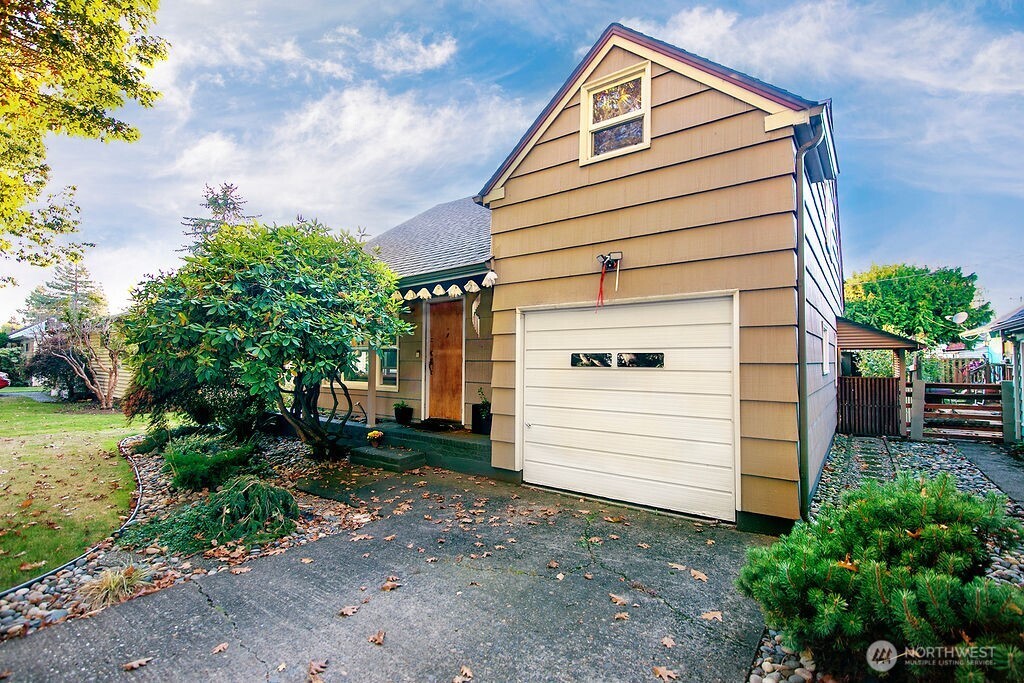 571 26th Avenue , Longview, WA 98632