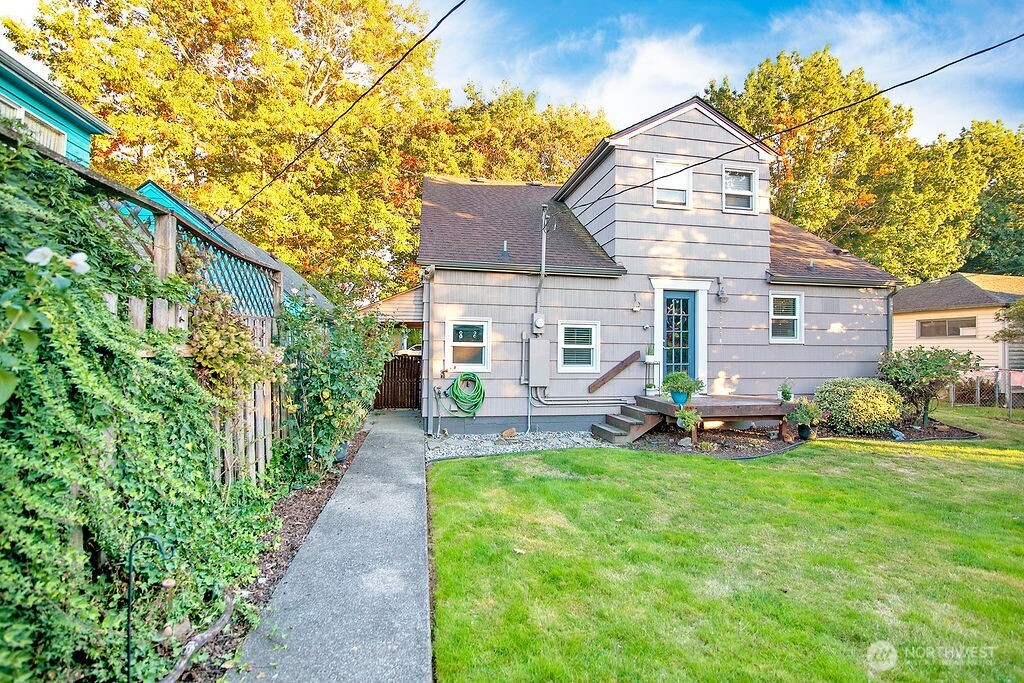 571 26th Avenue , Longview, WA 98632