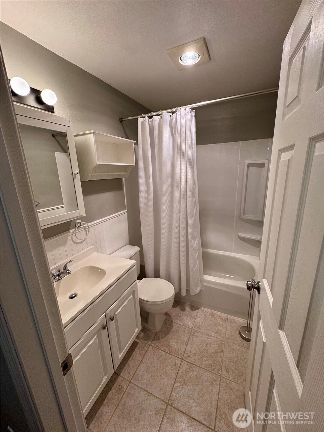 24018 26th Place S #C102, Des Moines, WA 98198