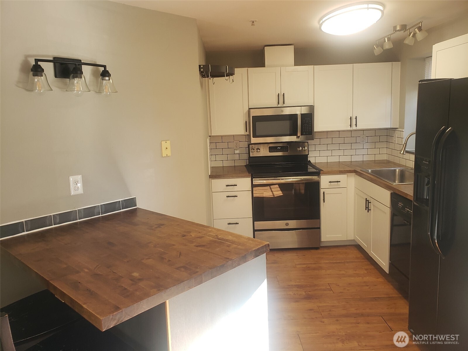 24018 26th Place S #C102, Des Moines, WA 98198