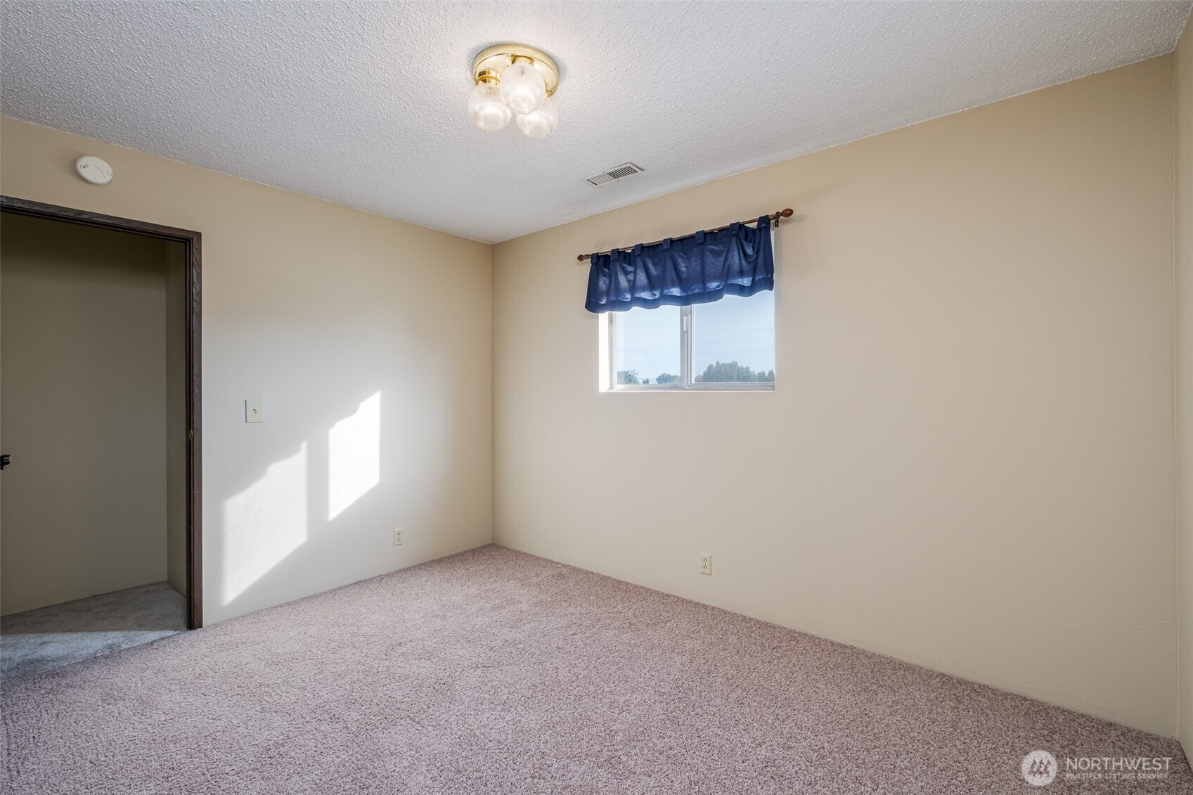 905 4th Ave SE , Quincy, WA 98848