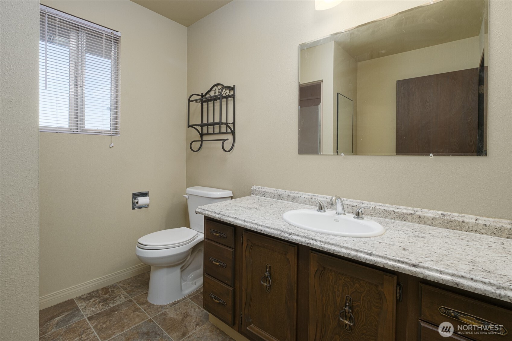 905 4th Ave SE , Quincy, WA 98848