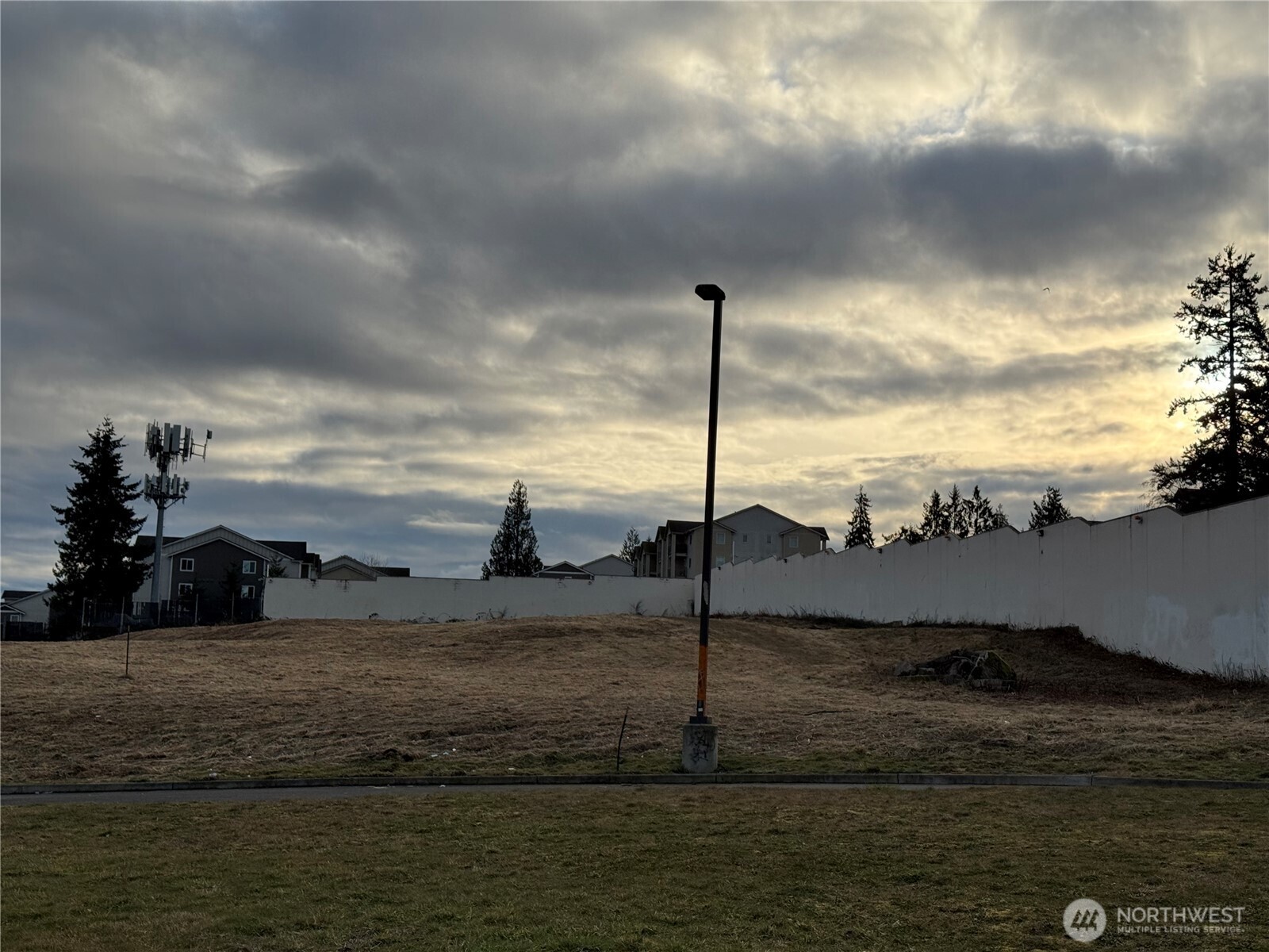 11918 Airport Road , Everett, WA 98204