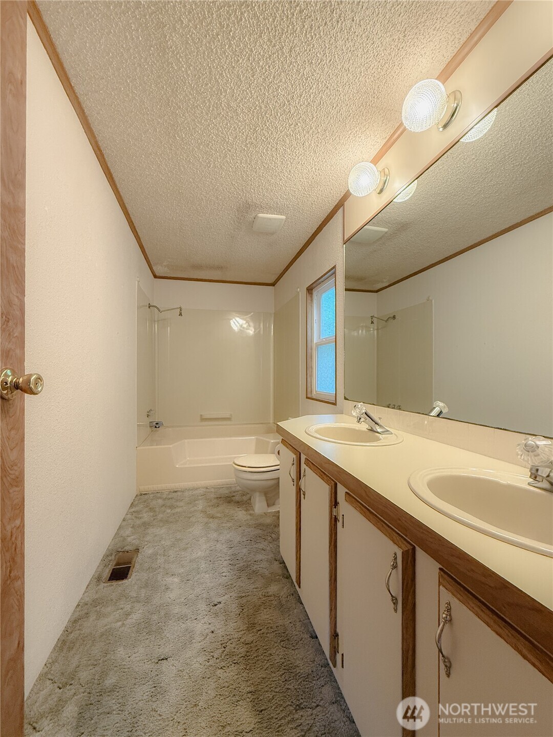 5010 Offut Lake Road SE, Tenino, WA 98589