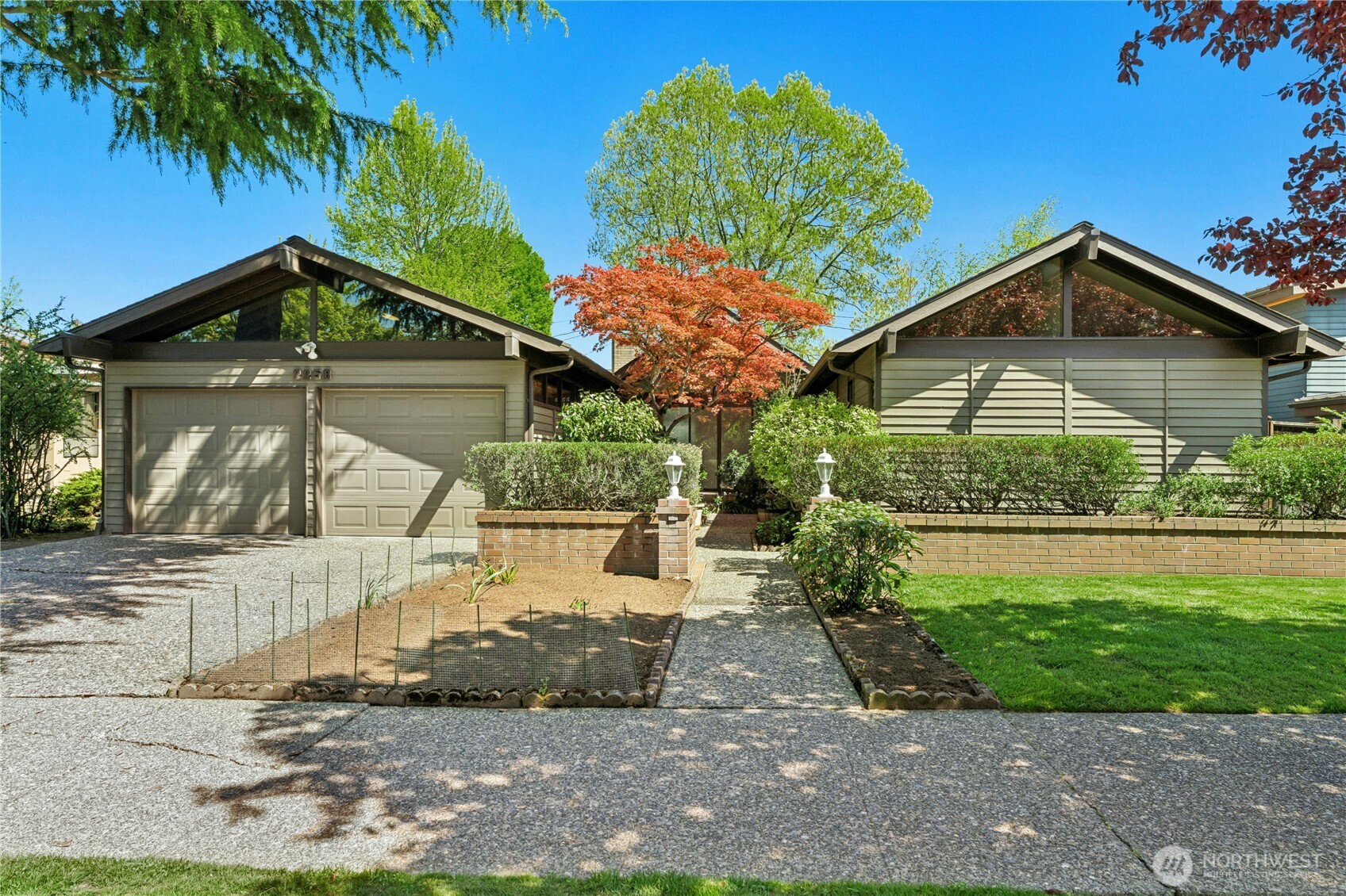 2258 40th Avenue E, Seattle, WA 98112
