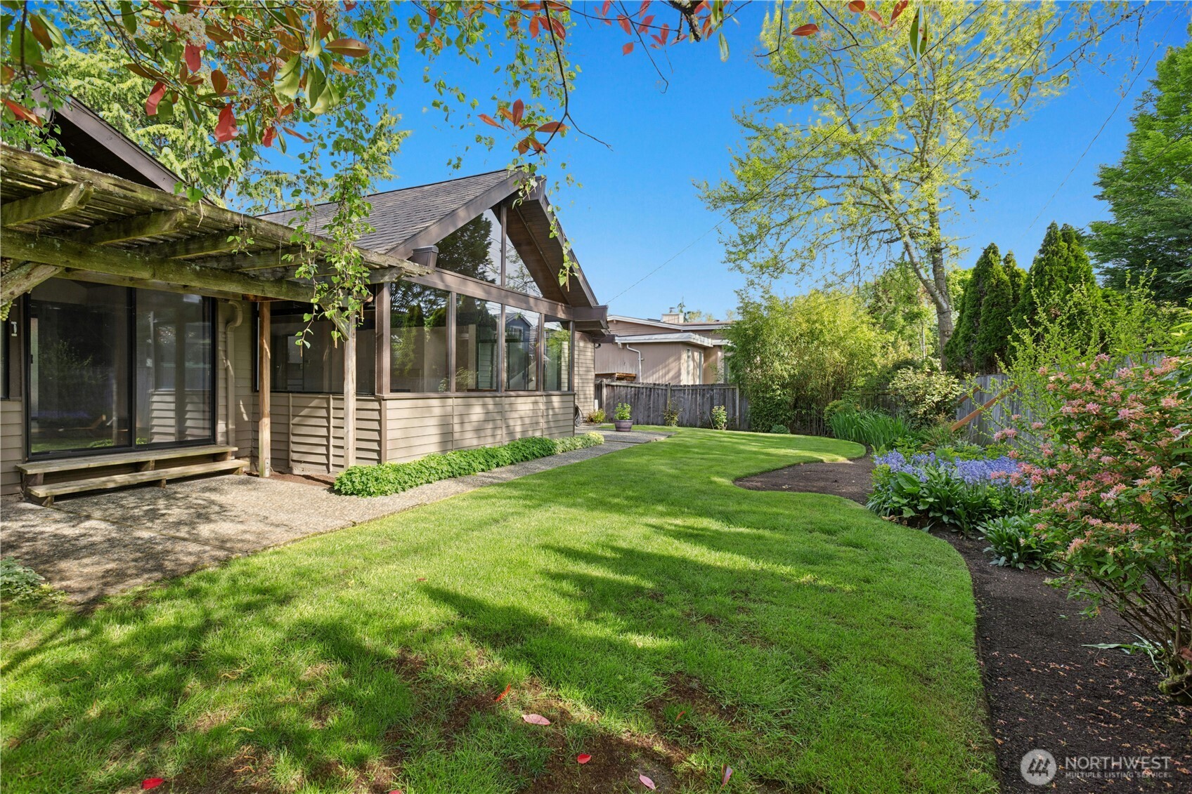 2258 40th Avenue E, Seattle, WA 98112