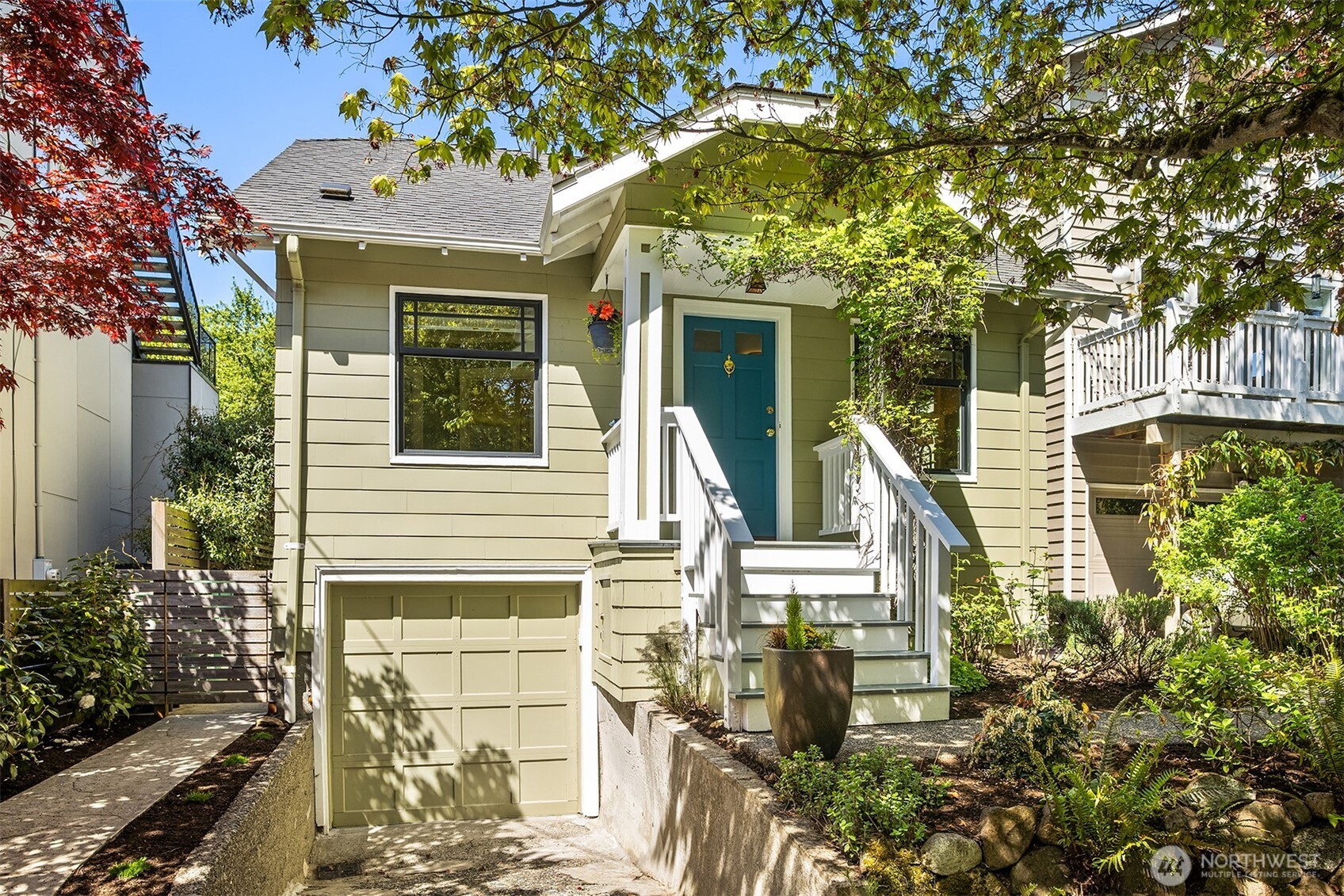 546 N 75th Street , Seattle, WA 98103