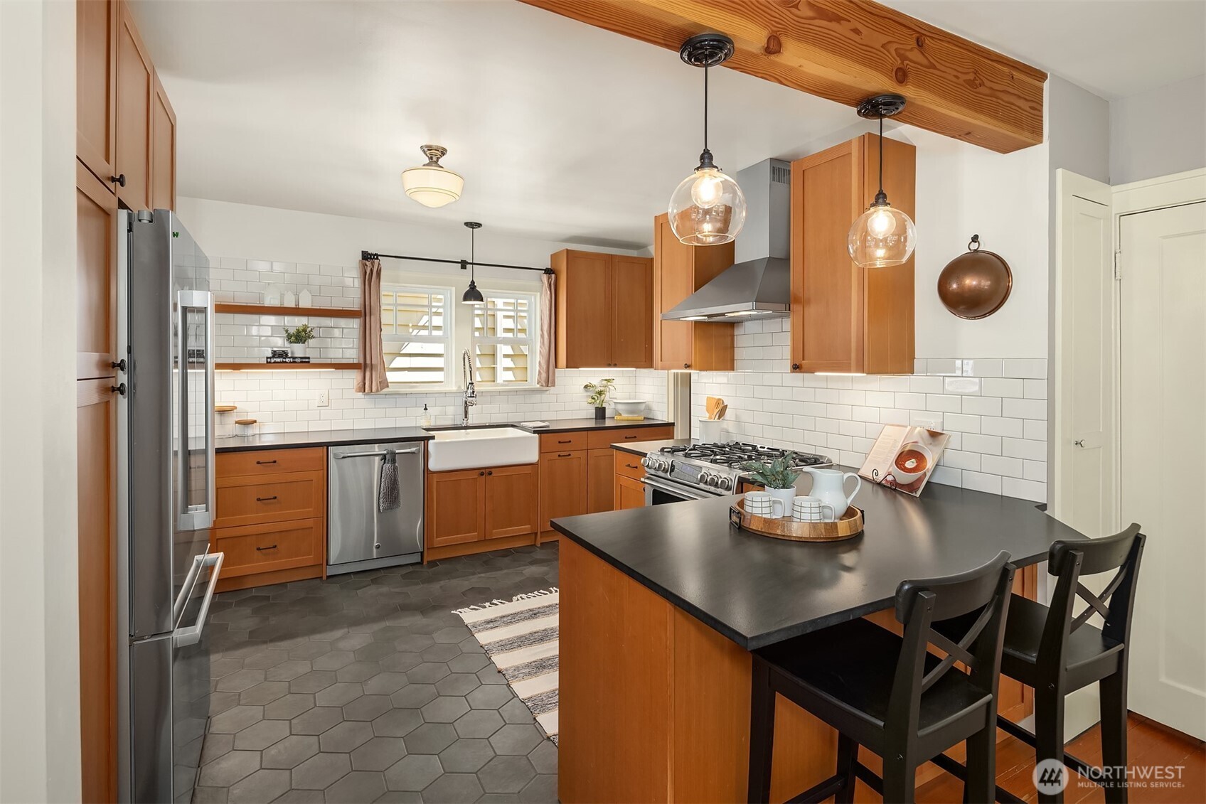 546 N 75th Street , Seattle, WA 98103