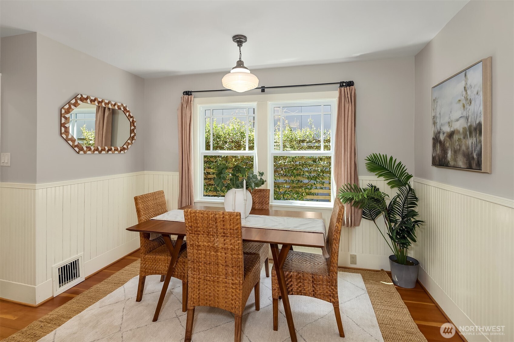 546 N 75th Street , Seattle, WA 98103
