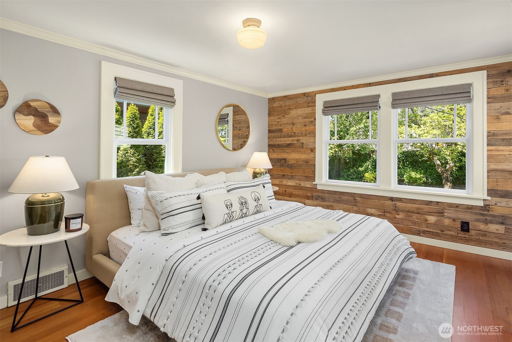 546 N 75th Street , Seattle, WA 98103