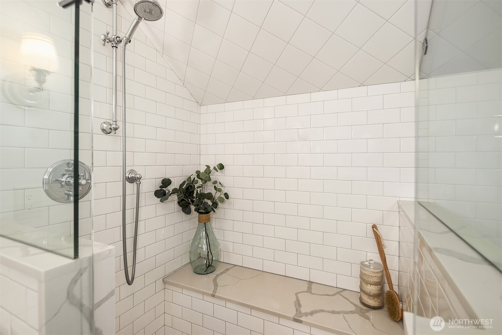 546 N 75th Street , Seattle, WA 98103
