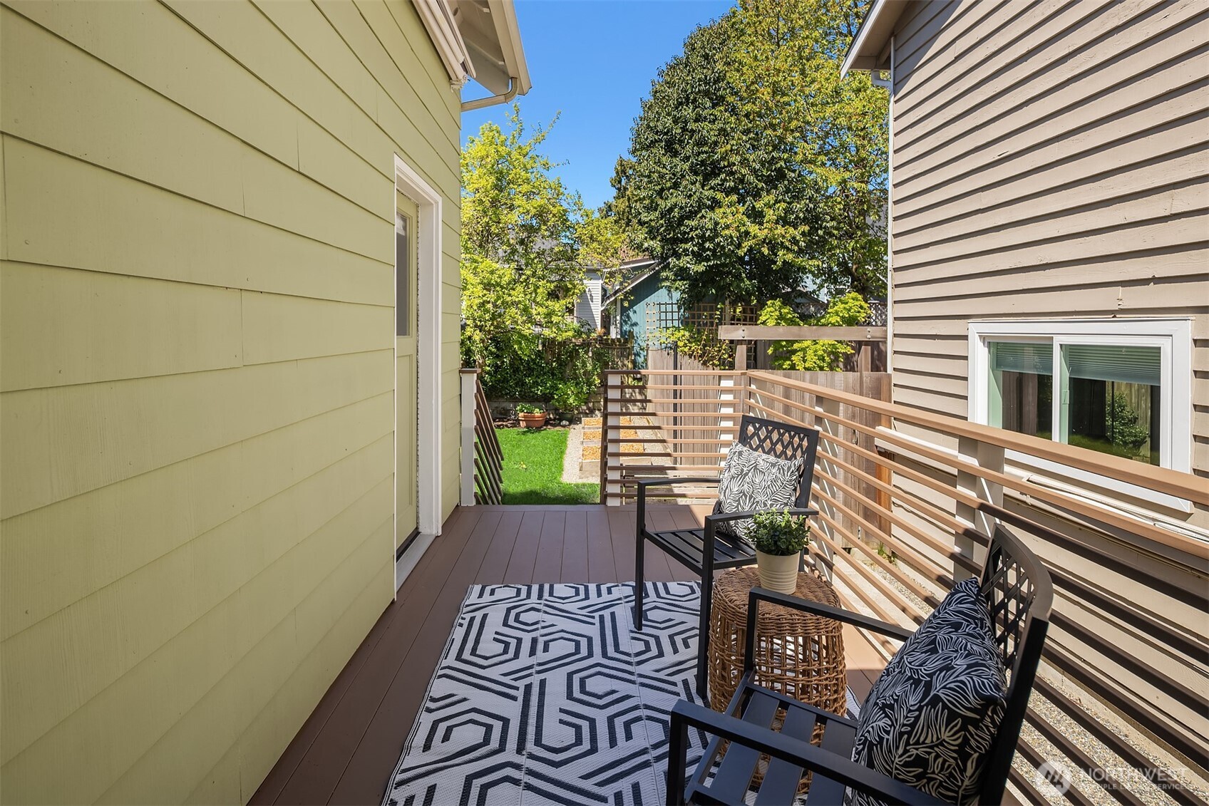 546 N 75th Street , Seattle, WA 98103