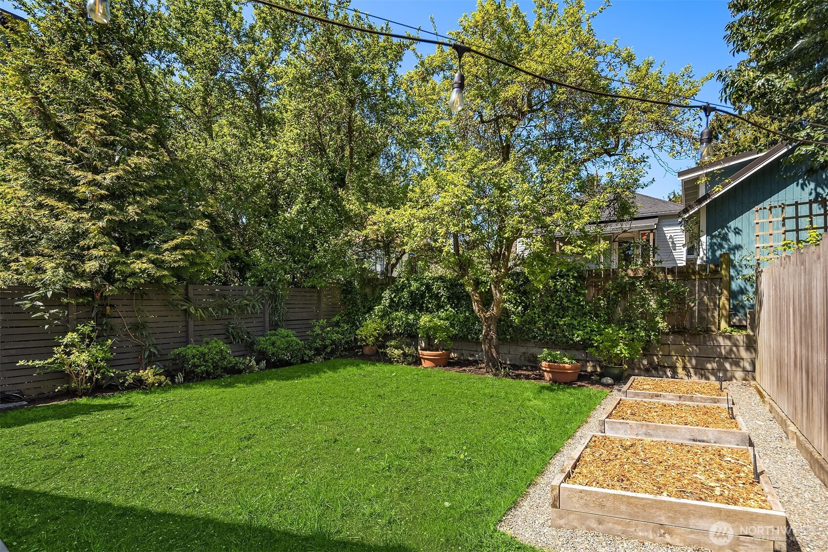 546 N 75th Street , Seattle, WA 98103