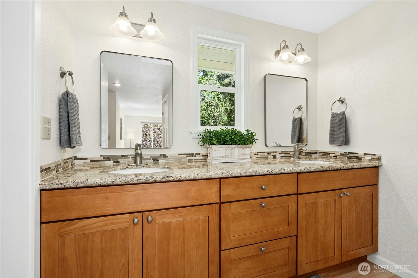 19924 163rd Avenue NE, Woodinville, WA 98072-7028