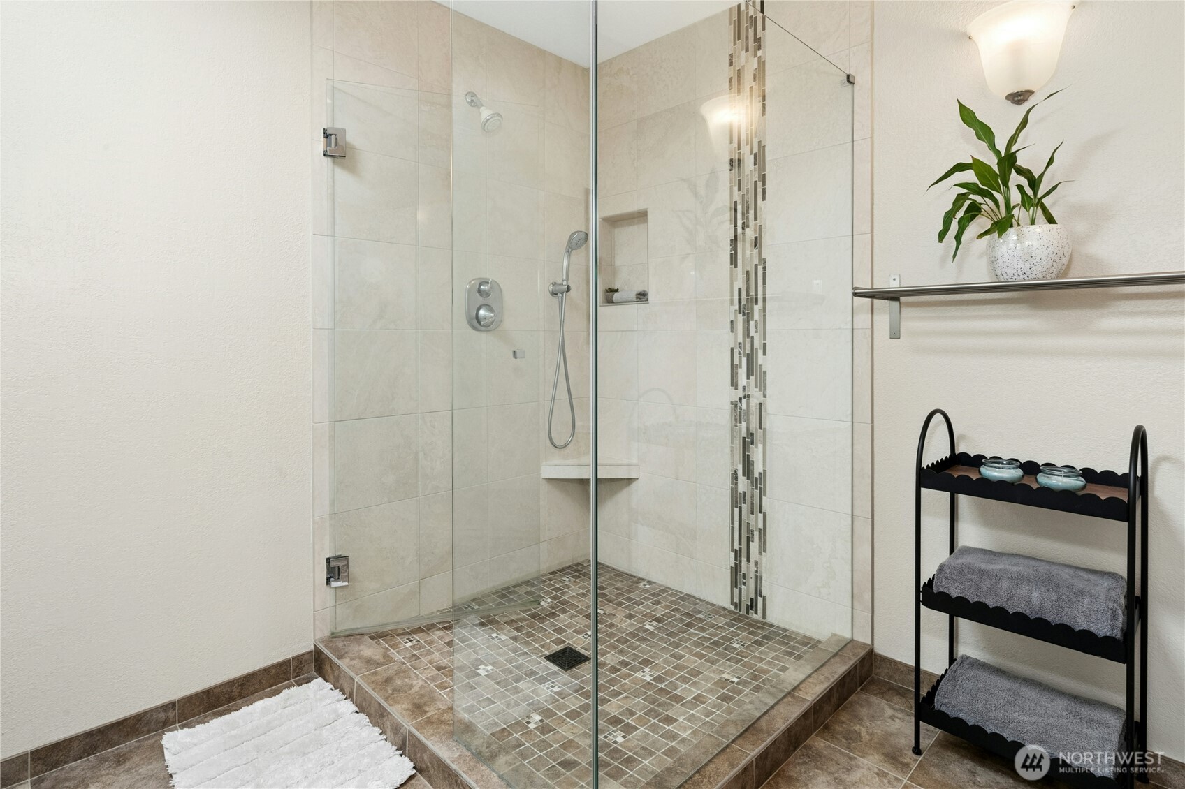 19924 163rd Avenue NE, Woodinville, WA 98072-7028