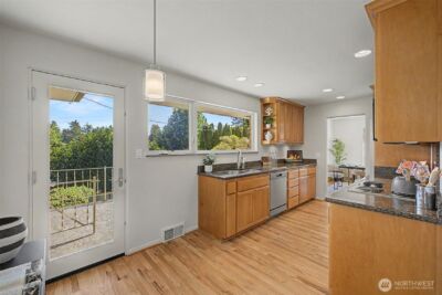 10720 11 Avenue NW, Seattle, WA 98177 - Photo 12