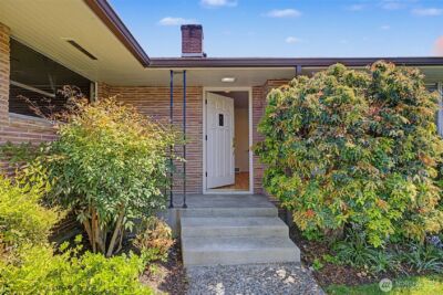 10720 11 Avenue NW, Seattle, WA 98177 - Photo 3