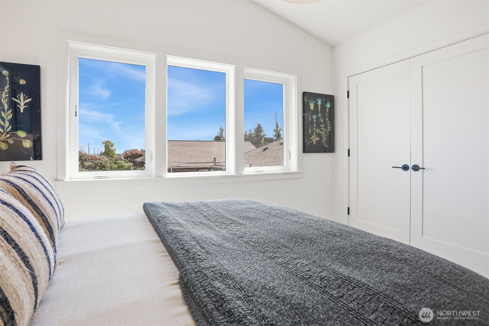 8332 24th Avenue NW, Seattle, WA 98117