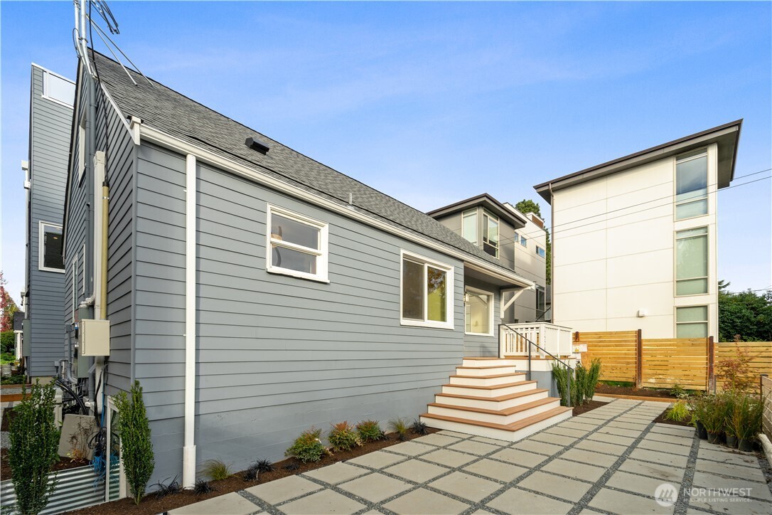 1752 NW 60th Street #A, Seattle, WA 98107
