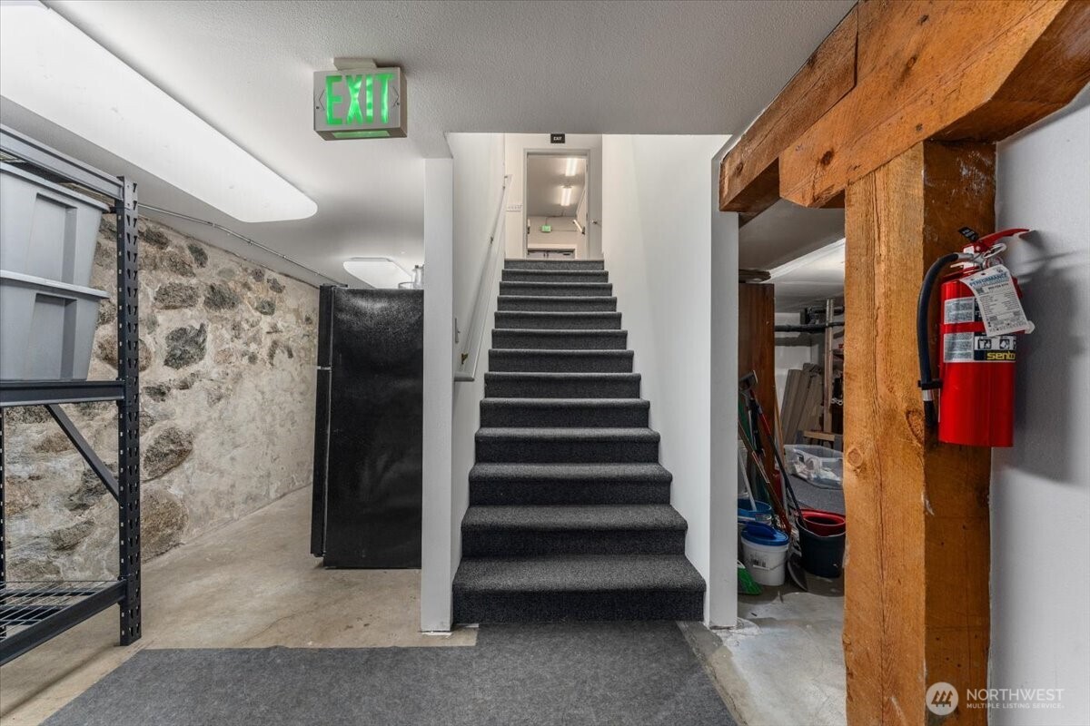 131 E Woodin Avenue , Chelan, WA 98816