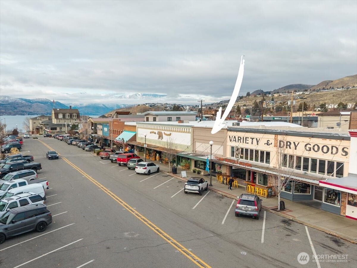 131 E Woodin Avenue , Chelan, WA 98816