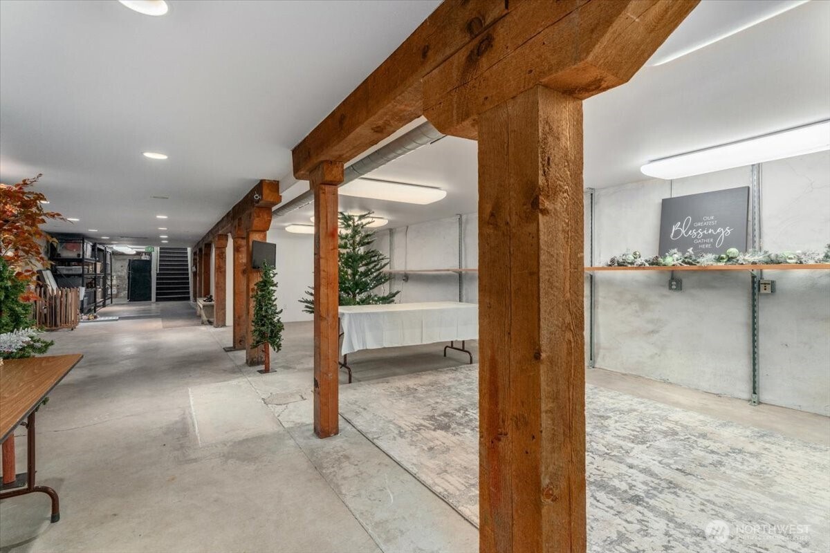 131 E Woodin Avenue , Chelan, WA 98816