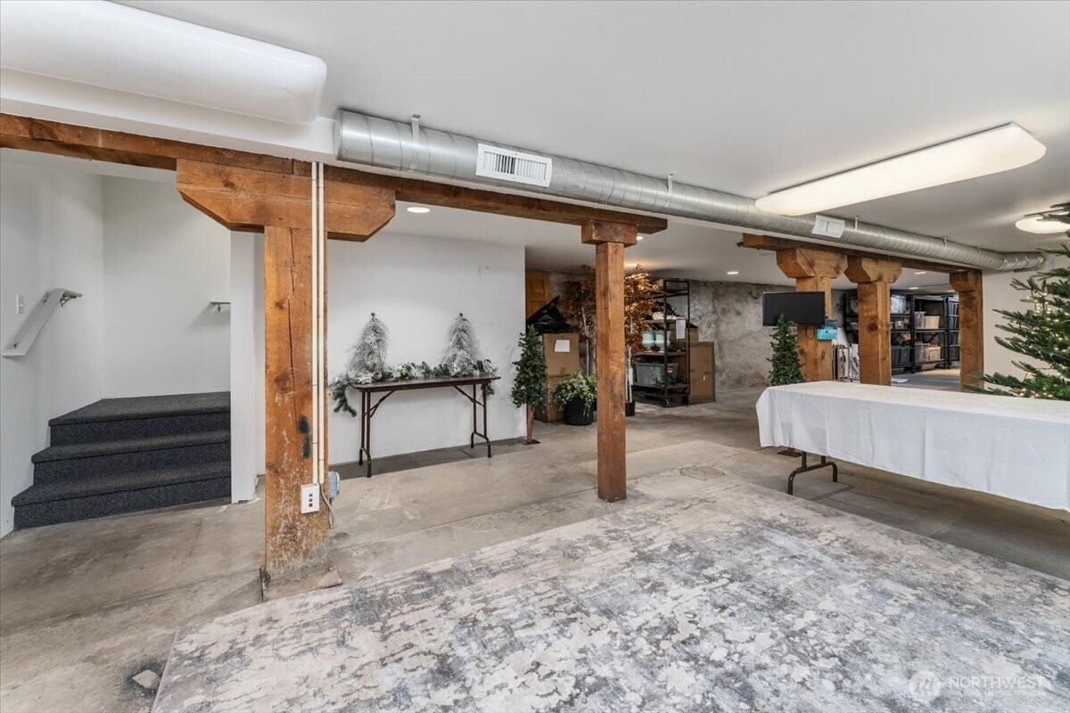 131 E Woodin Avenue , Chelan, WA 98816