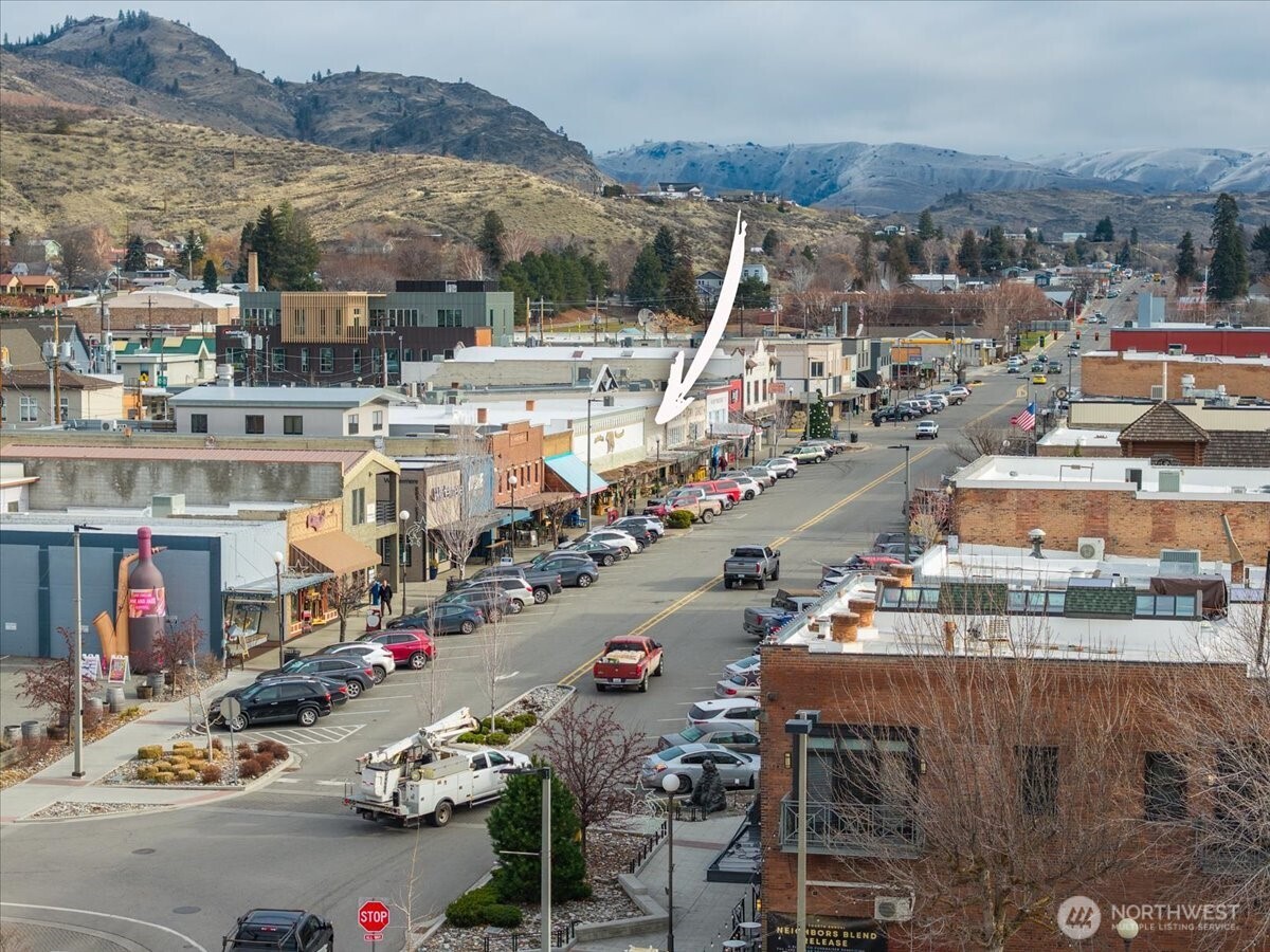 131 E Woodin Avenue , Chelan, WA 98816