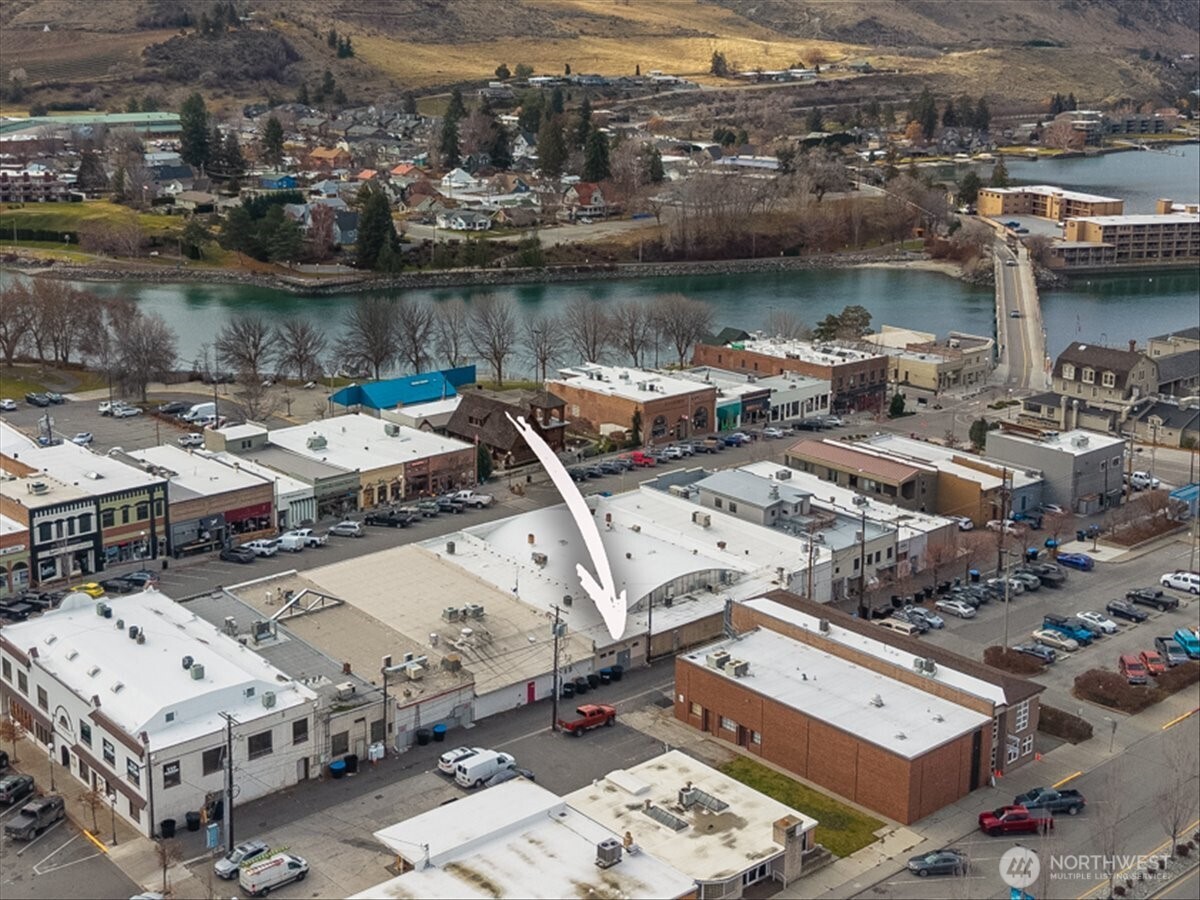 131 E Woodin Avenue , Chelan, WA 98816
