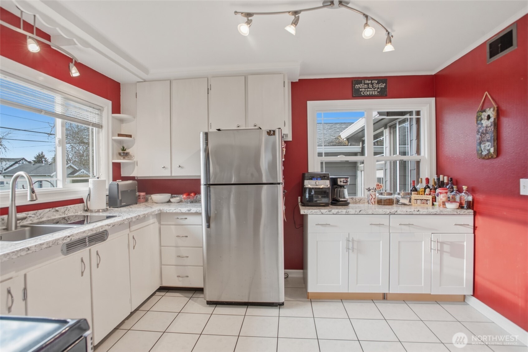 2748 Field St , Longview, WA 98632