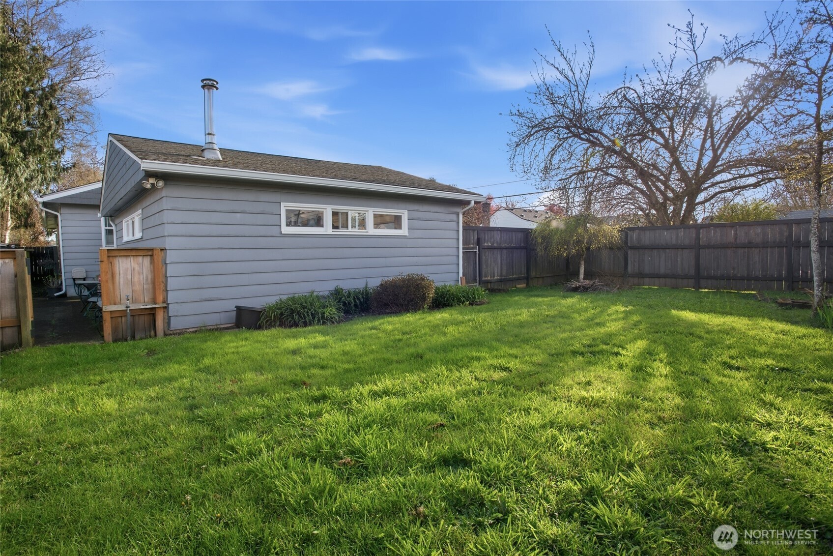 2748 Field St , Longview, WA 98632