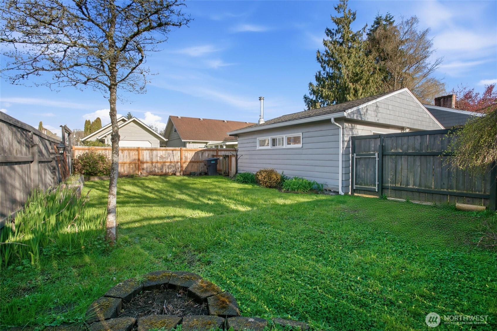 2748 Field St , Longview, WA 98632
