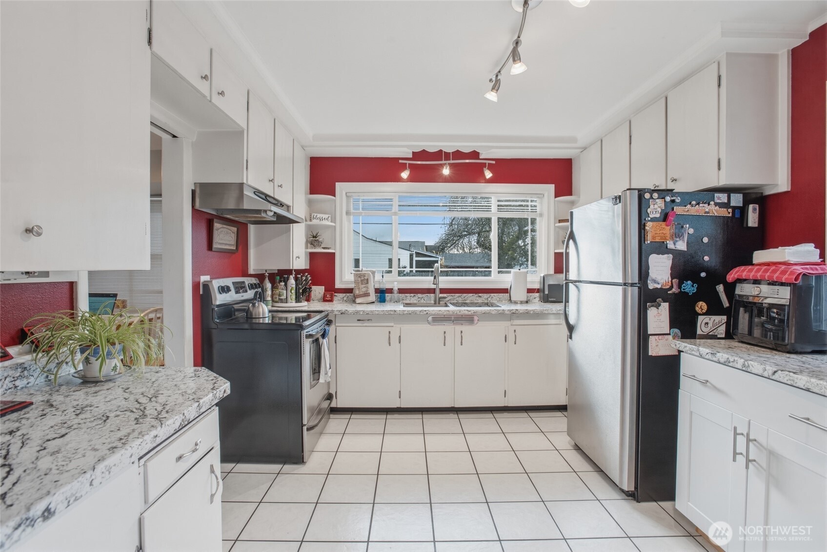 2748 Field St , Longview, WA 98632