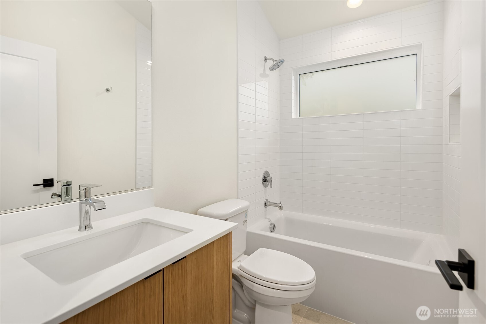 104 NE 44th Street , Seattle, WA 98105