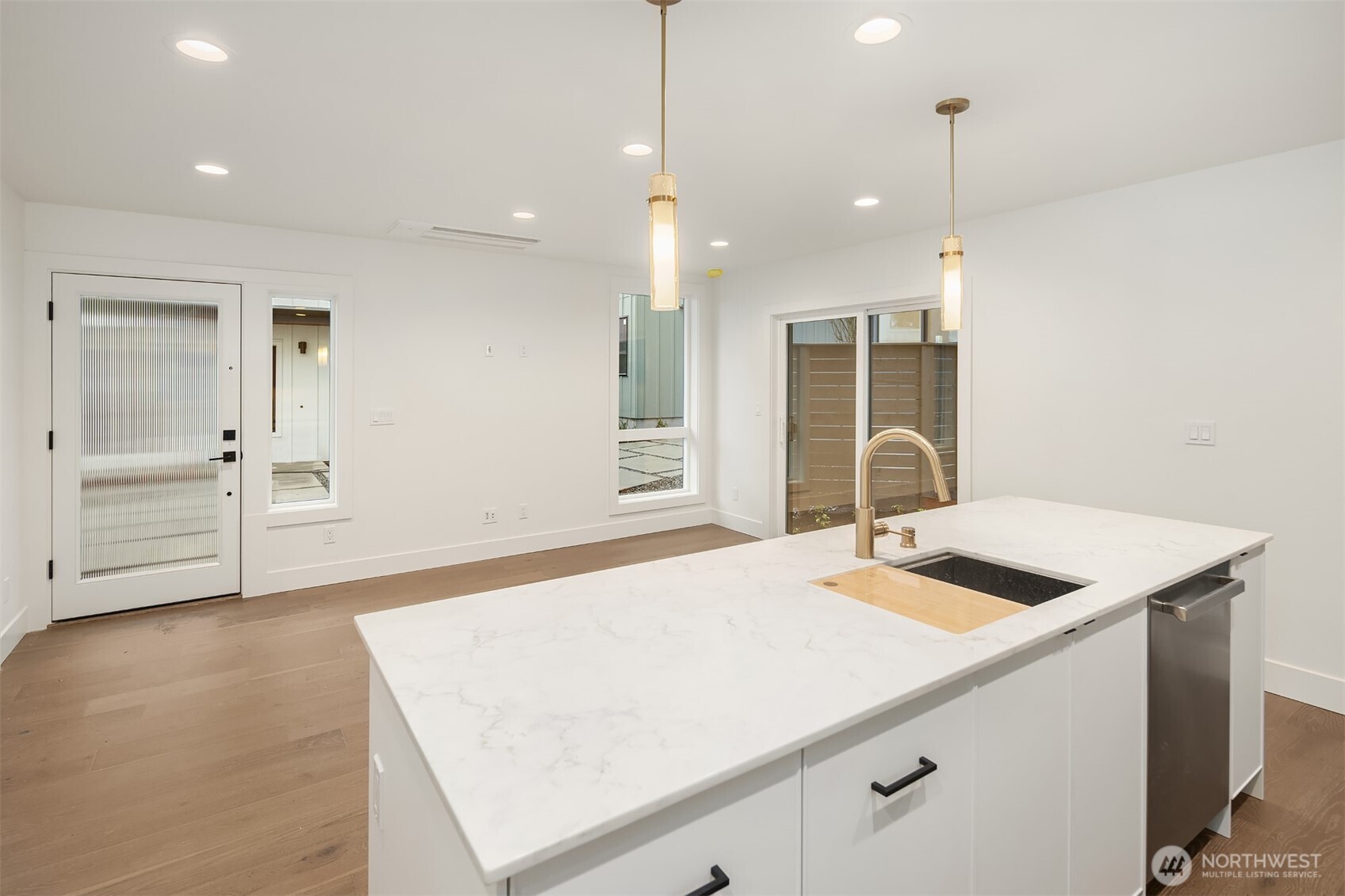 104 NE 44th Street , Seattle, WA 98105