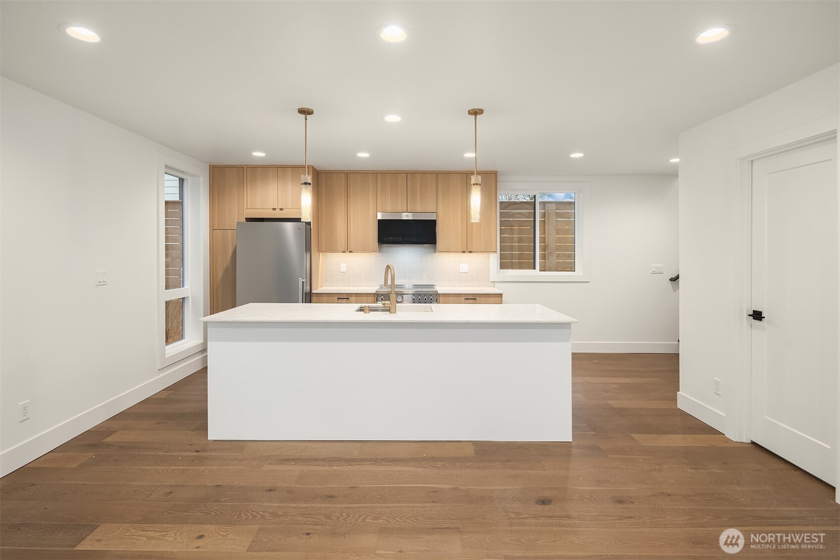104 NE 44th Street , Seattle, WA 98105