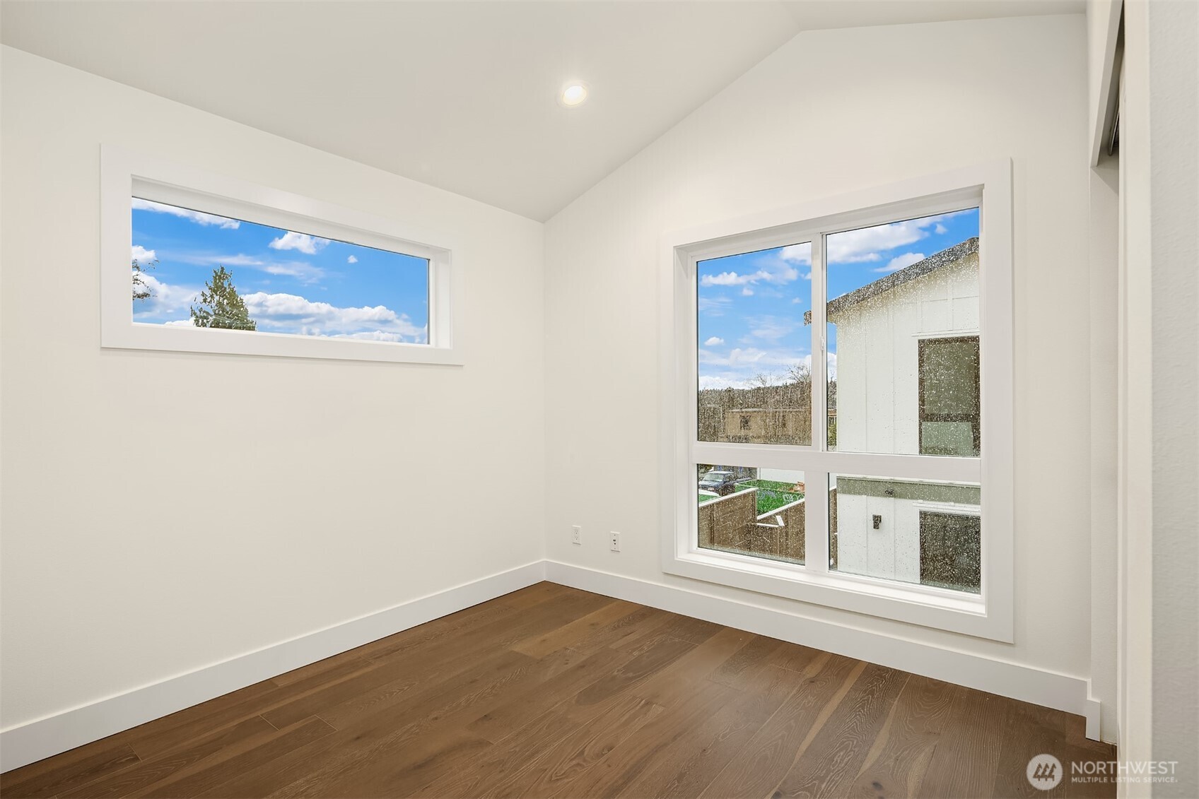 104 NE 44th Street , Seattle, WA 98105