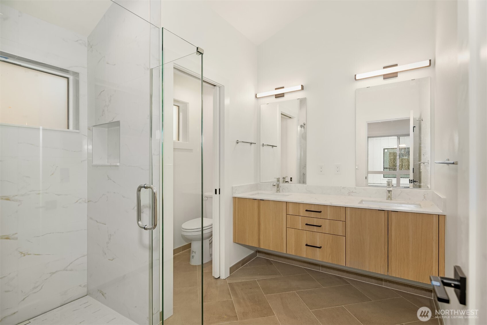 104 NE 44th Street , Seattle, WA 98105