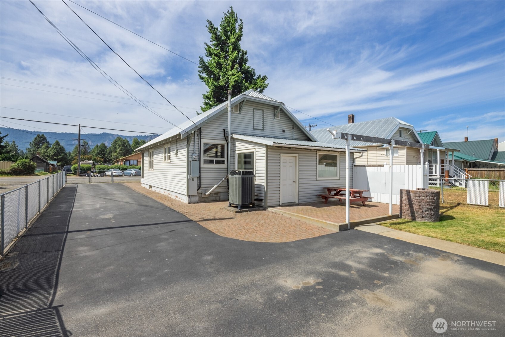 819 1st Street , Cle Elum, WA 98922