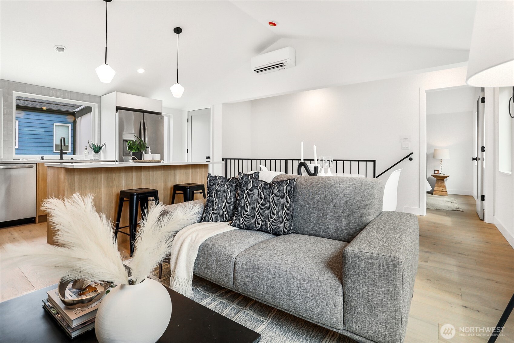 6505 19th Avenue NW, Seattle, WA 98117
