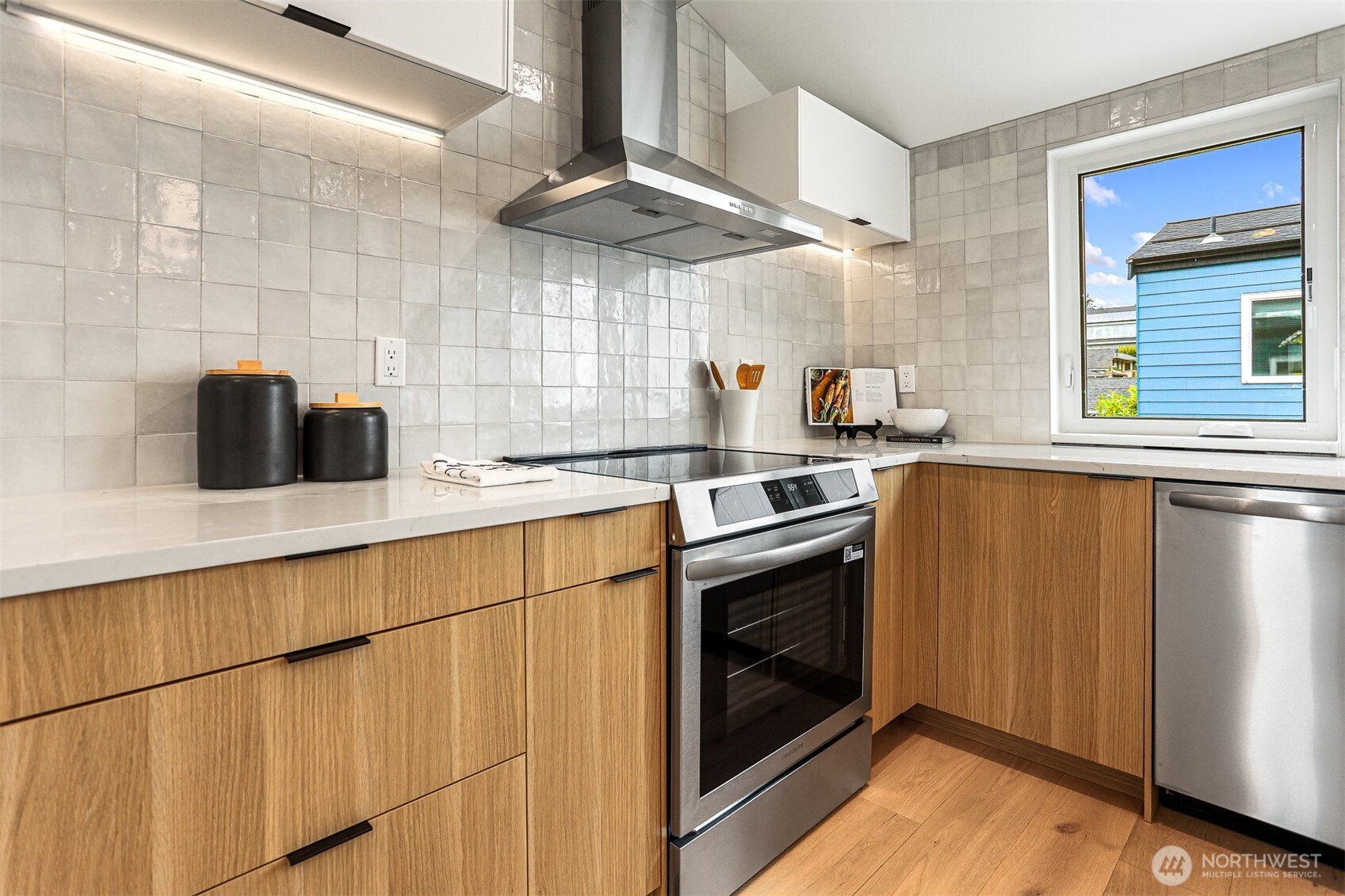 6505 19th Avenue NW, Seattle, WA 98117