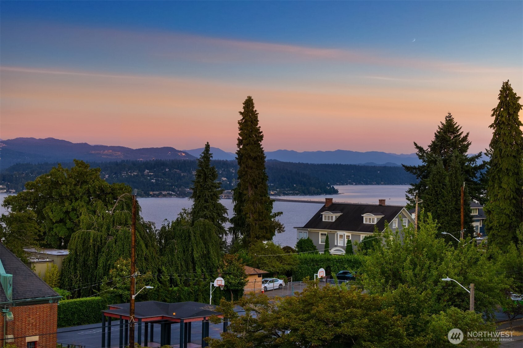 928 34th Avenue , Seattle, WA 98122