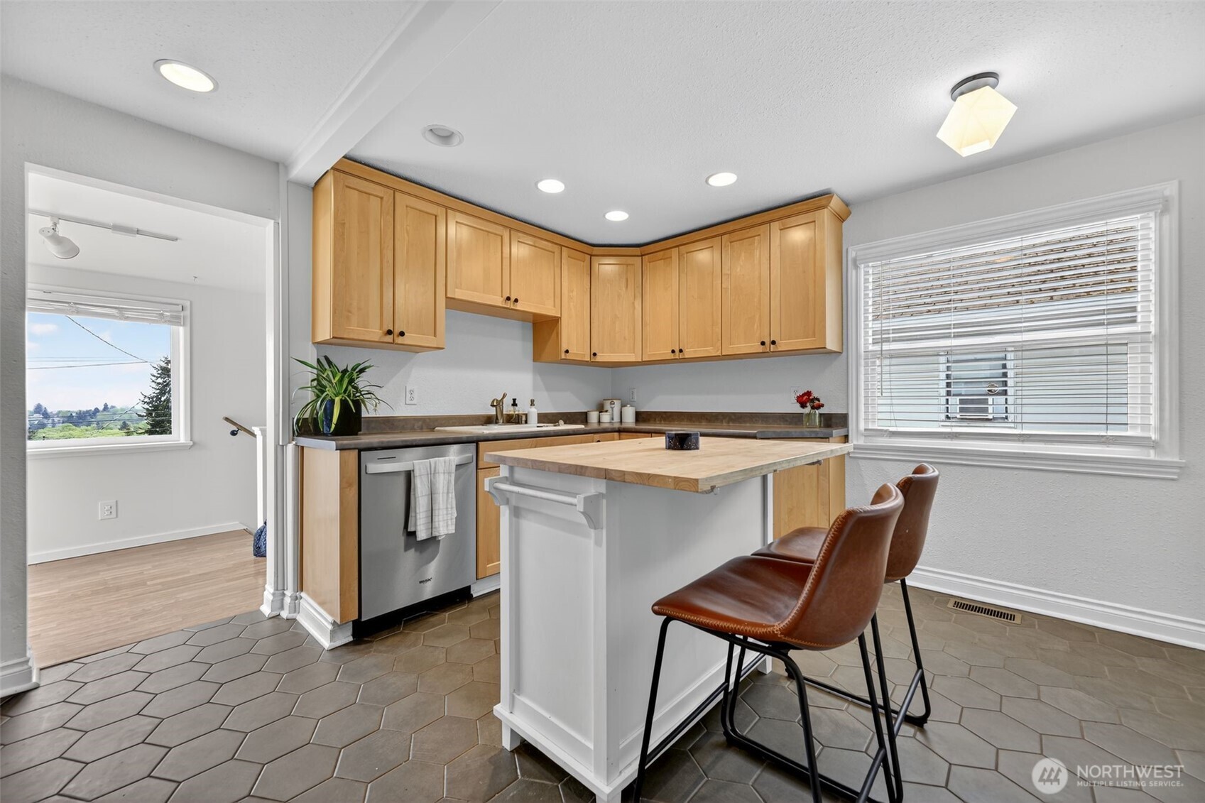 7310 30th Avenue SW, Seattle, WA 98126