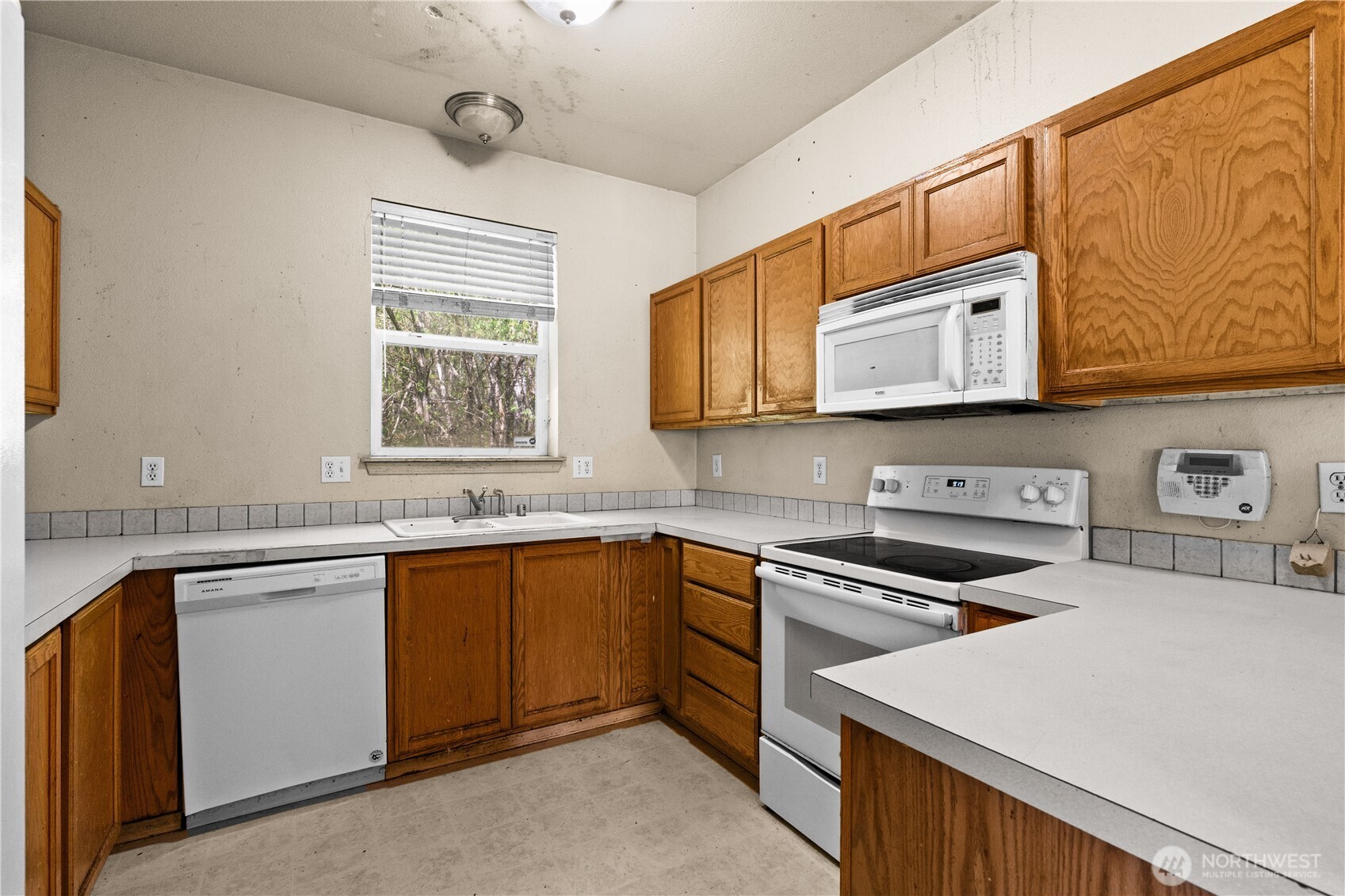 11542 6th Avenue E, Tacoma, WA 98445-8083